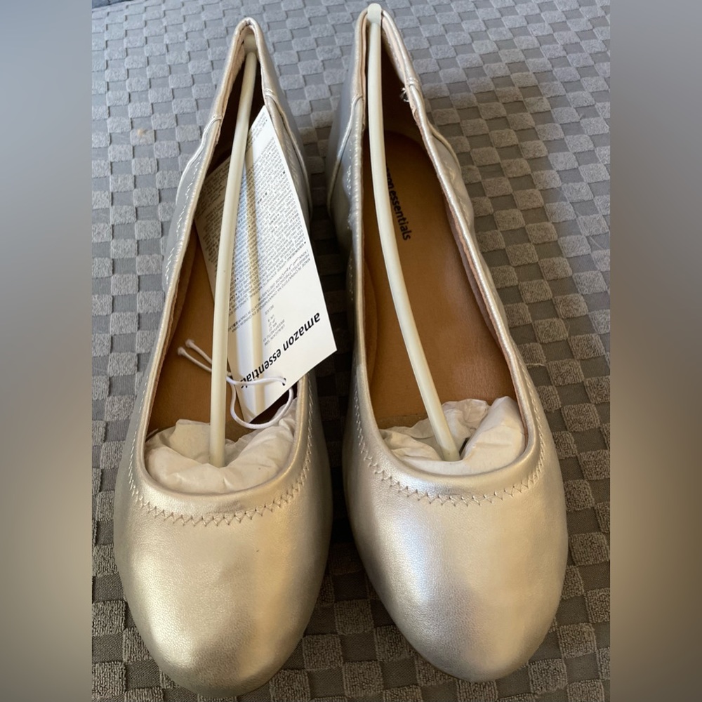 Brand new never worn,  Sliver Ballet flats size 10